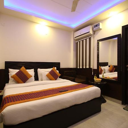 Hotel Hill Palace -Near Karol Bagh Metro Station Delhi  Exteriör bild