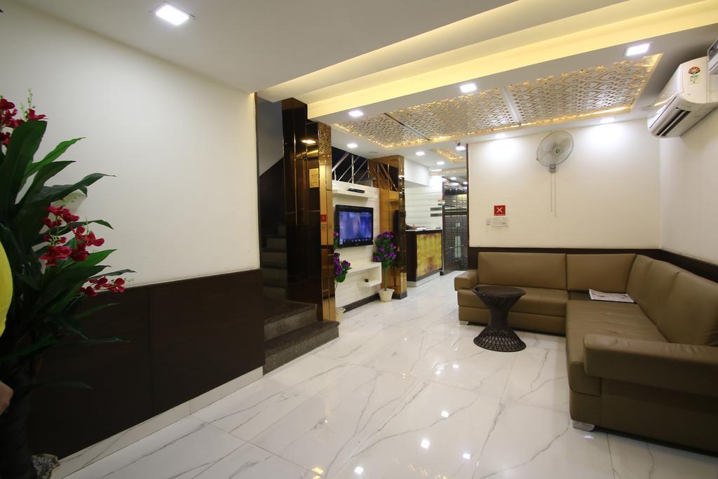 Hotel Hill Palace -Near Karol Bagh Metro Station Delhi  Exteriör bild