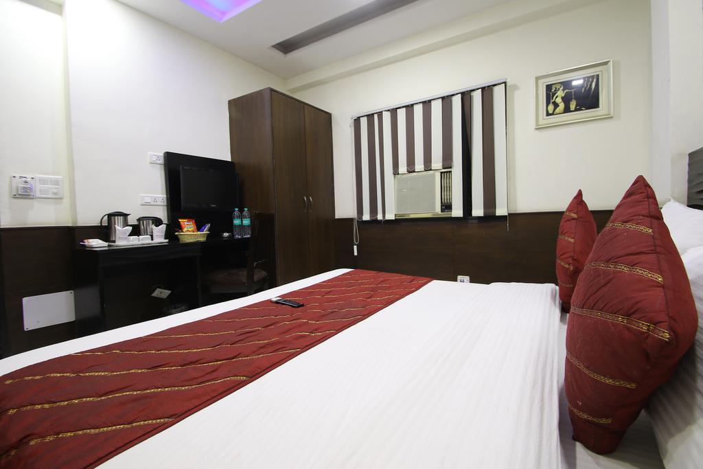 Hotel Hill Palace -Near Karol Bagh Metro Station Delhi  Exteriör bild
