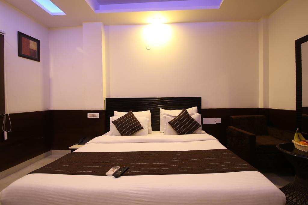 Hotel Hill Palace -Near Karol Bagh Metro Station Delhi  Exteriör bild