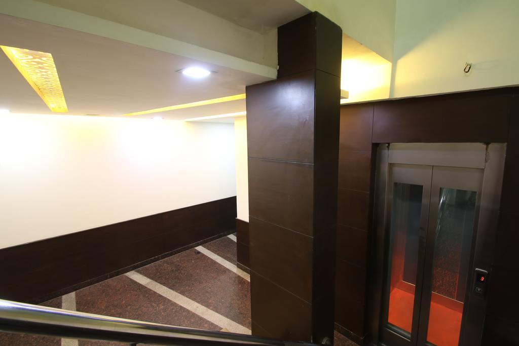 Hotel Hill Palace -Near Karol Bagh Metro Station Delhi  Exteriör bild