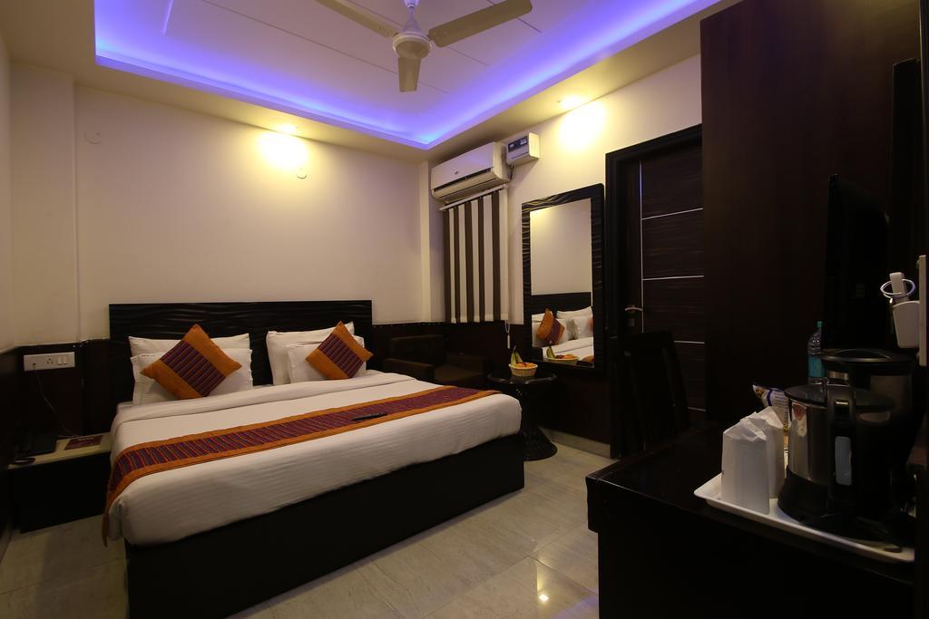 Hotel Hill Palace -Near Karol Bagh Metro Station Delhi  Exteriör bild
