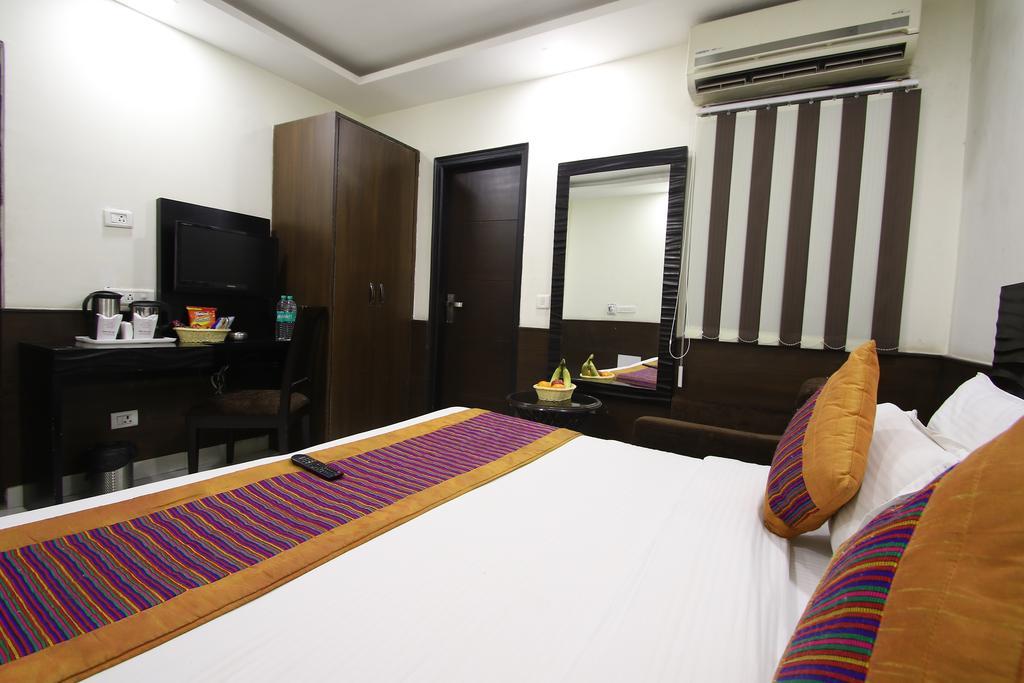 Hotel Hill Palace -Near Karol Bagh Metro Station Delhi  Exteriör bild