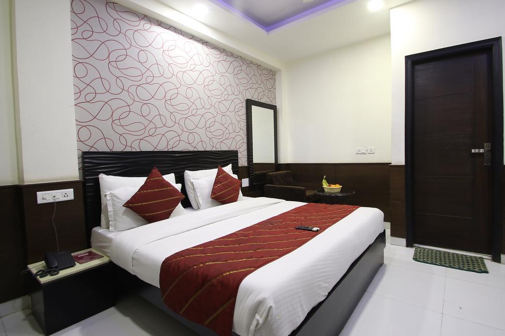 Hotel Hill Palace -Near Karol Bagh Metro Station Delhi  Exteriör bild