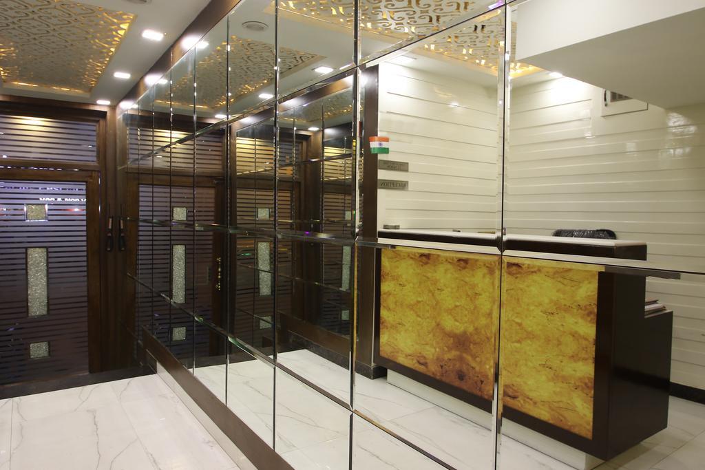 Hotel Hill Palace -Near Karol Bagh Metro Station Delhi  Exteriör bild