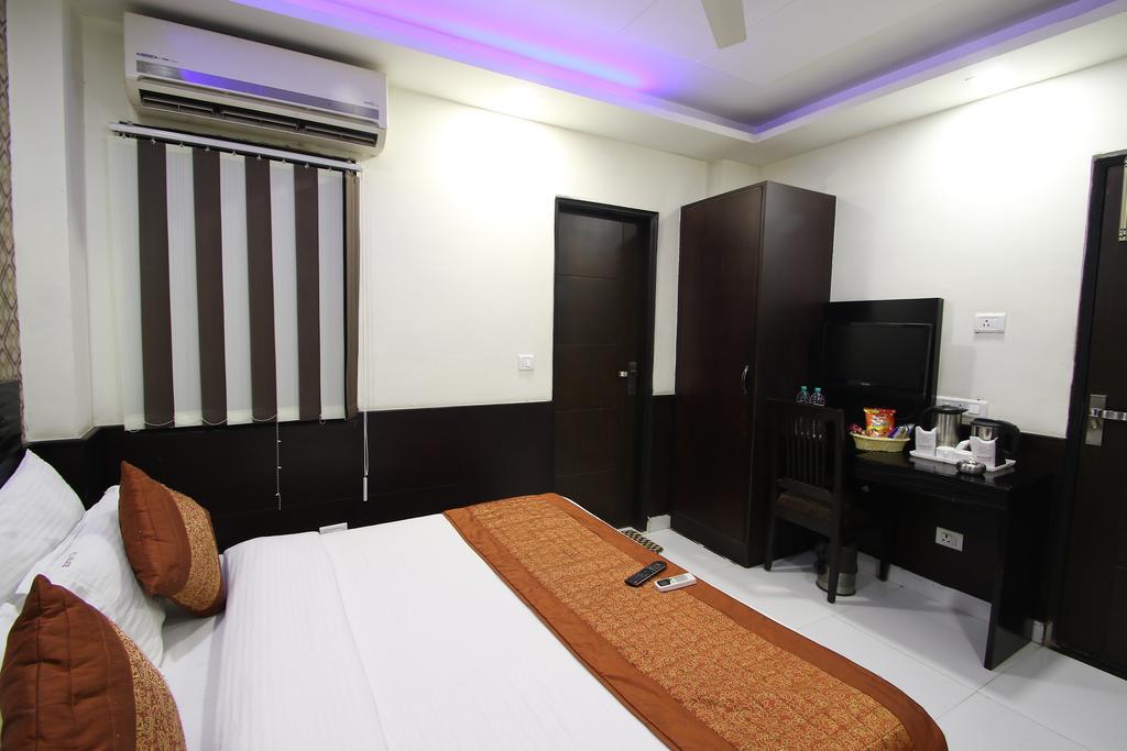 Hotel Hill Palace -Near Karol Bagh Metro Station Delhi  Exteriör bild