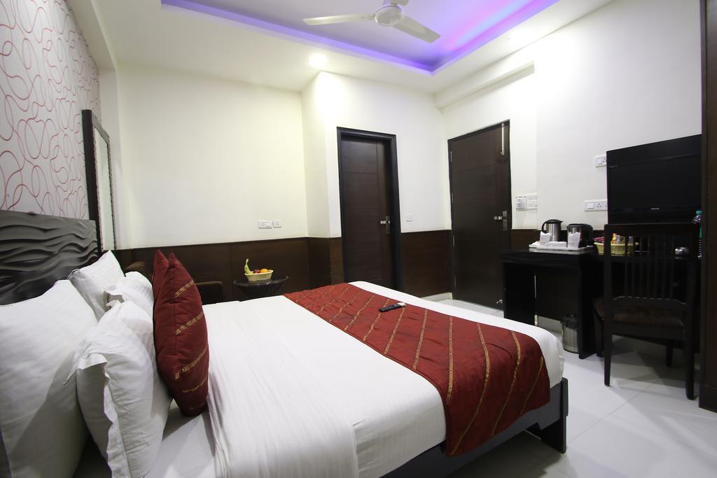 Hotel Hill Palace -Near Karol Bagh Metro Station Delhi  Exteriör bild