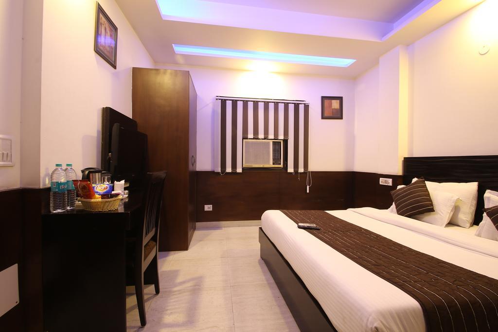 Hotel Hill Palace -Near Karol Bagh Metro Station Delhi  Exteriör bild