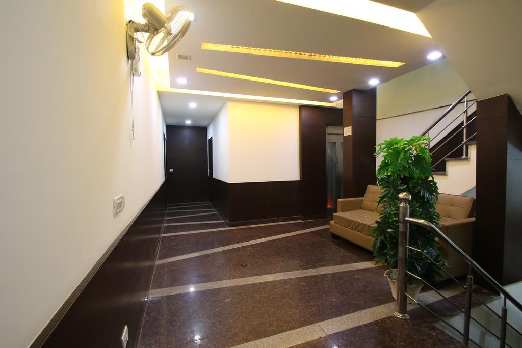 Hotel Hill Palace -Near Karol Bagh Metro Station Delhi  Exteriör bild