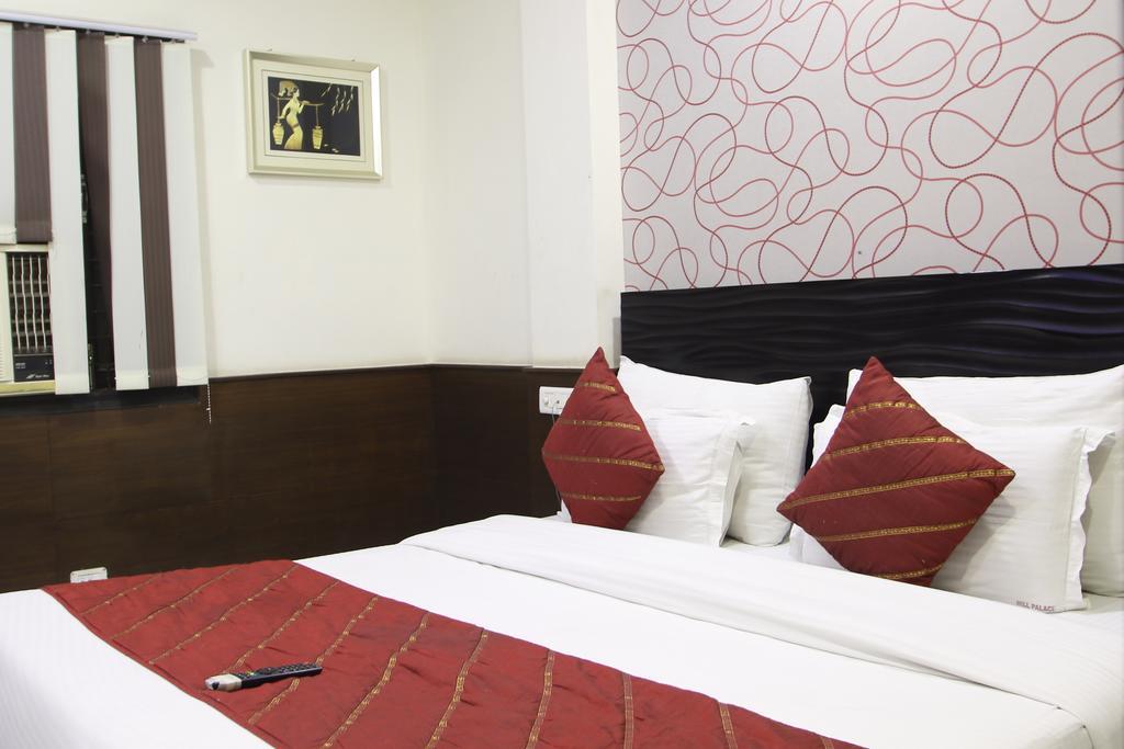 Hotel Hill Palace -Near Karol Bagh Metro Station Delhi  Exteriör bild