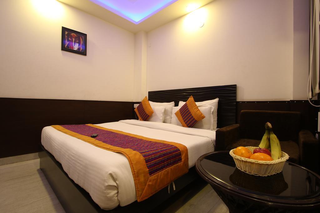 Hotel Hill Palace -Near Karol Bagh Metro Station Delhi  Exteriör bild