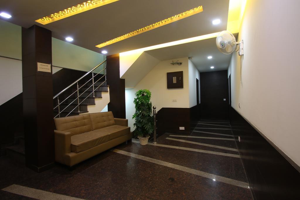 Hotel Hill Palace -Near Karol Bagh Metro Station Delhi  Exteriör bild