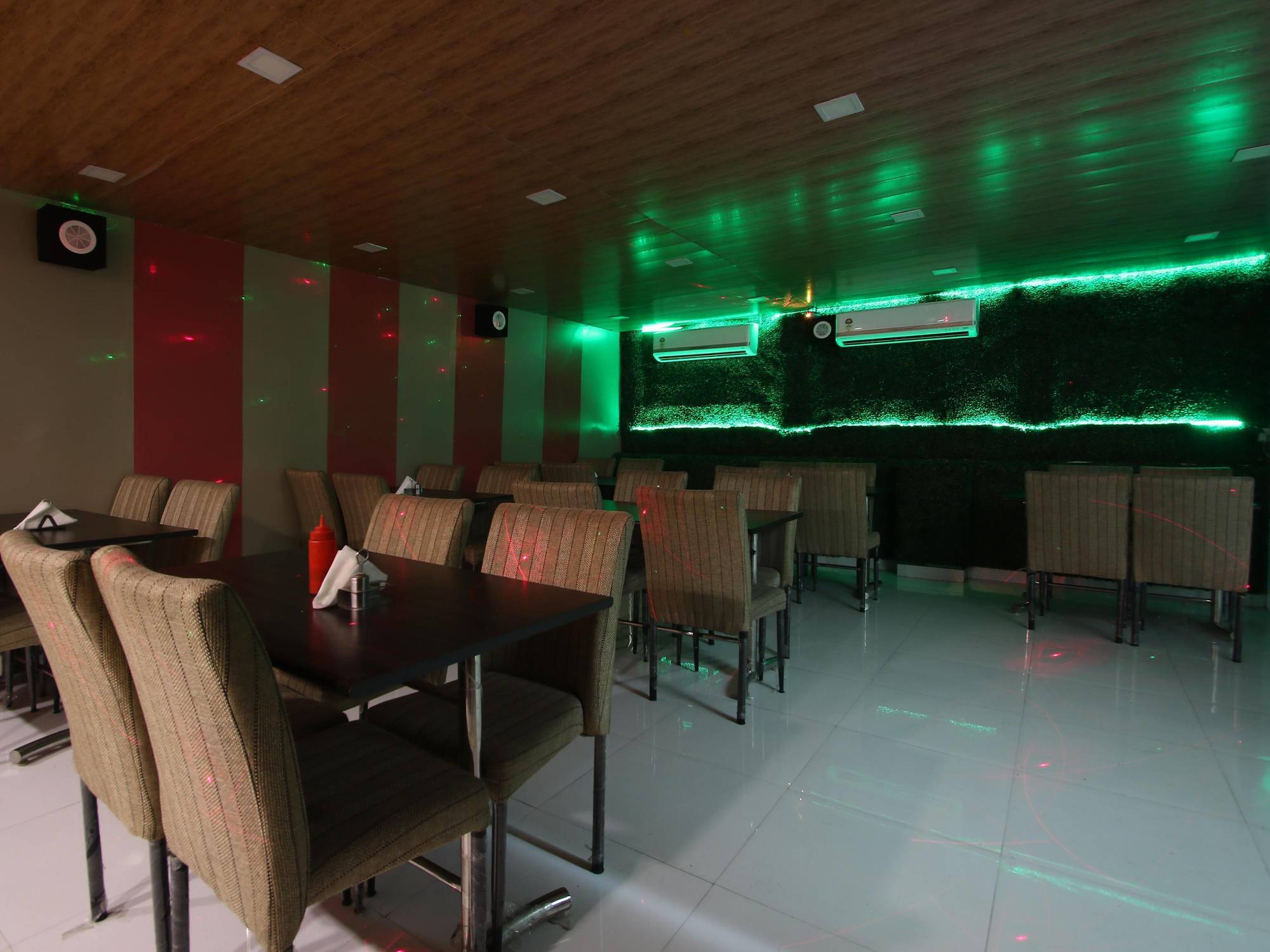 Hotel Hill Palace -Near Karol Bagh Metro Station Delhi  Exteriör bild