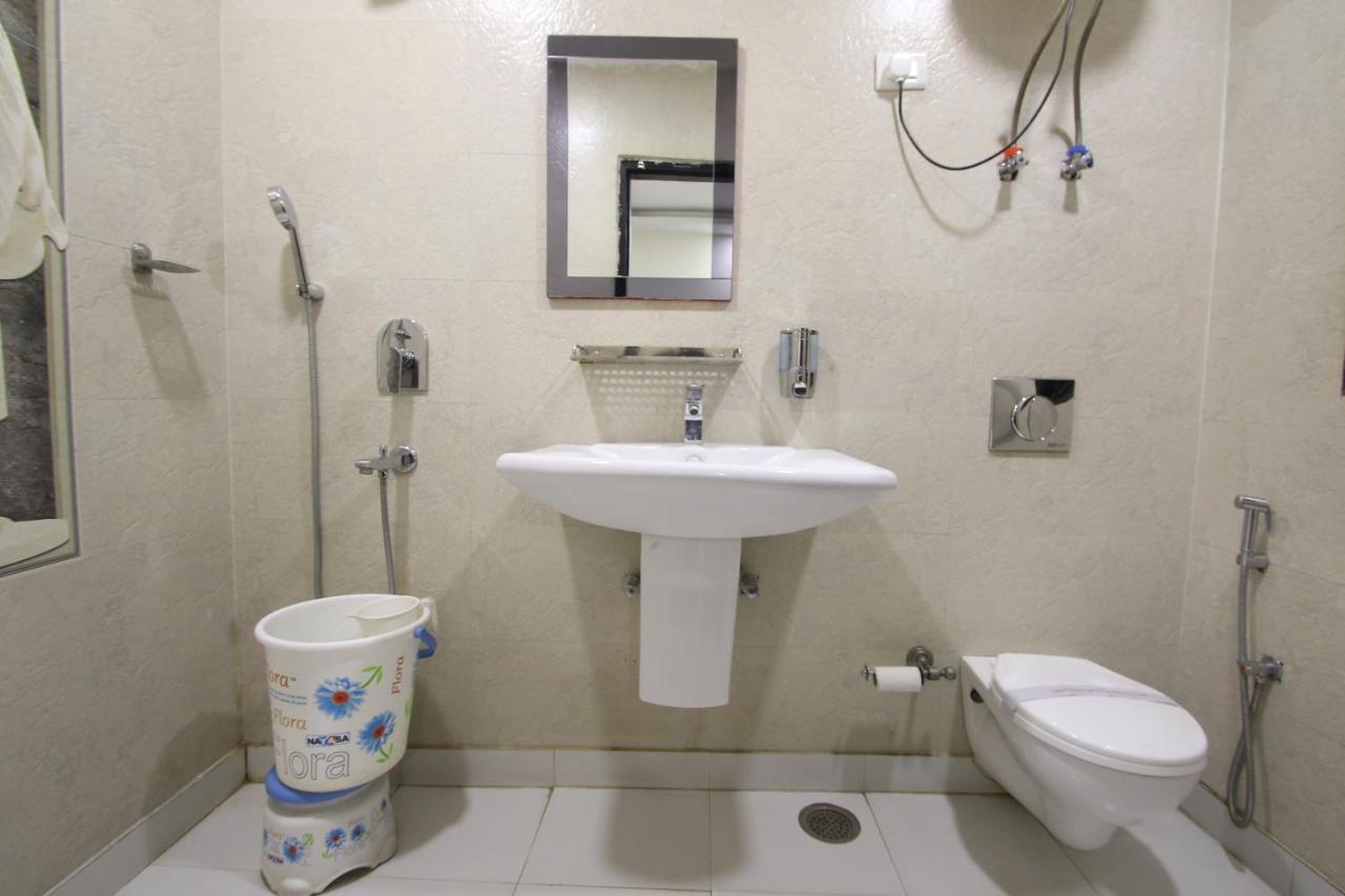 Hotel Hill Palace -Near Karol Bagh Metro Station Delhi  Exteriör bild