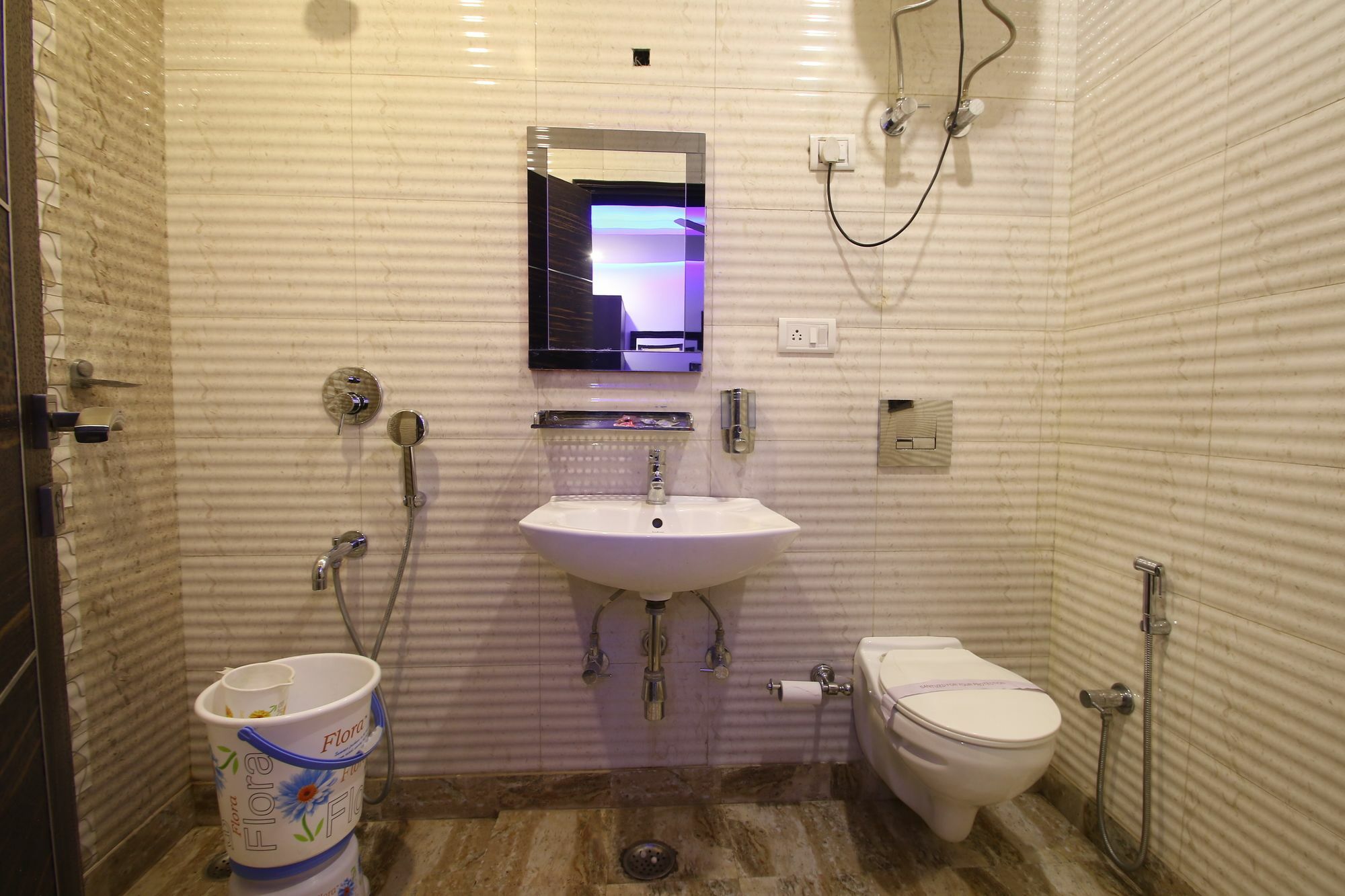 Hotel Hill Palace -Near Karol Bagh Metro Station Delhi  Exteriör bild