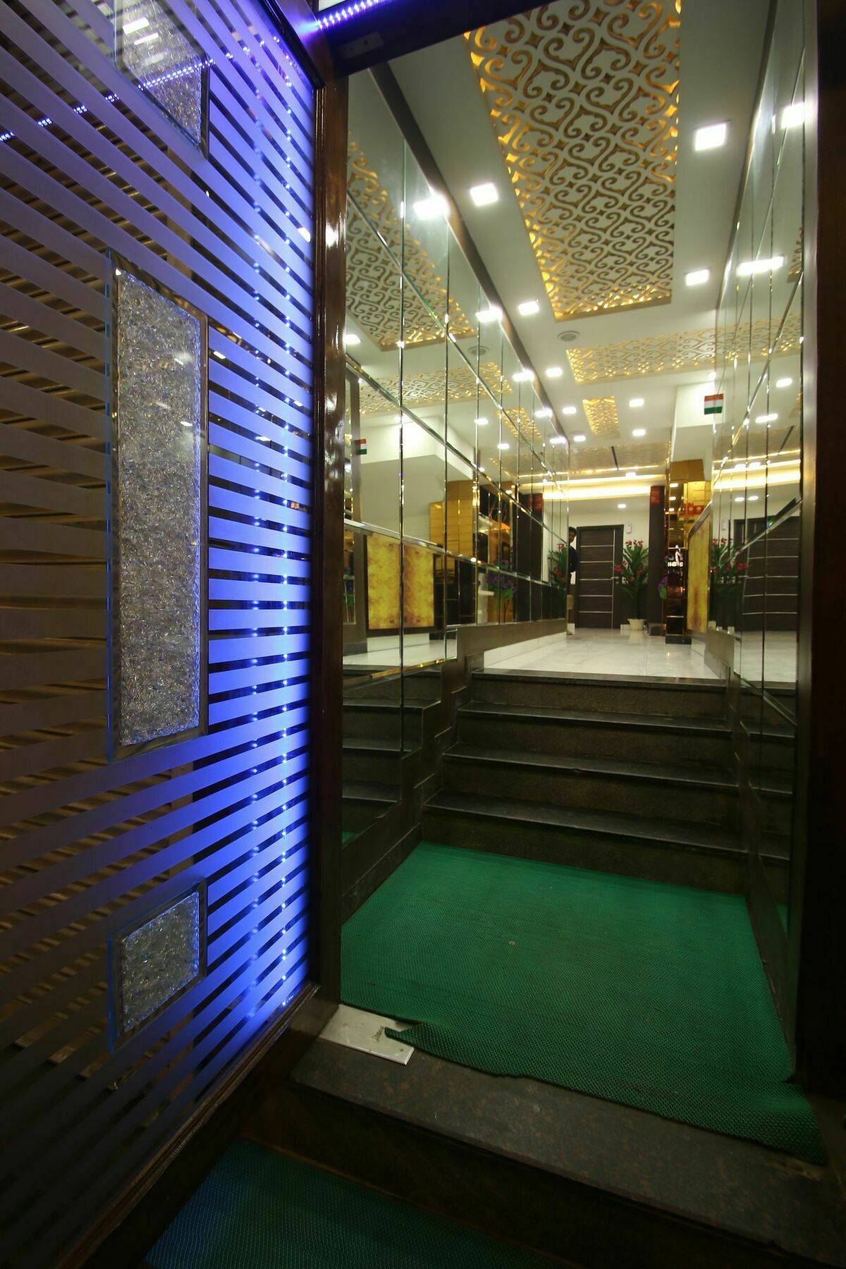 Hotel Hill Palace -Near Karol Bagh Metro Station Delhi  Exteriör bild